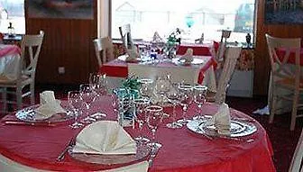 Beau Rivage Hotel-restaurant فندق لوك-سور-مير